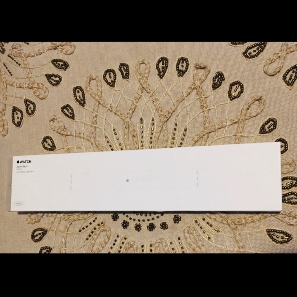 Apple Watch band - white